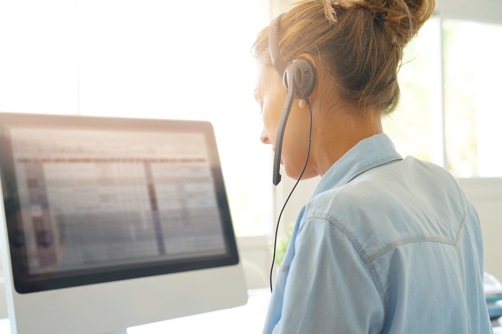 Consultant providing managed support